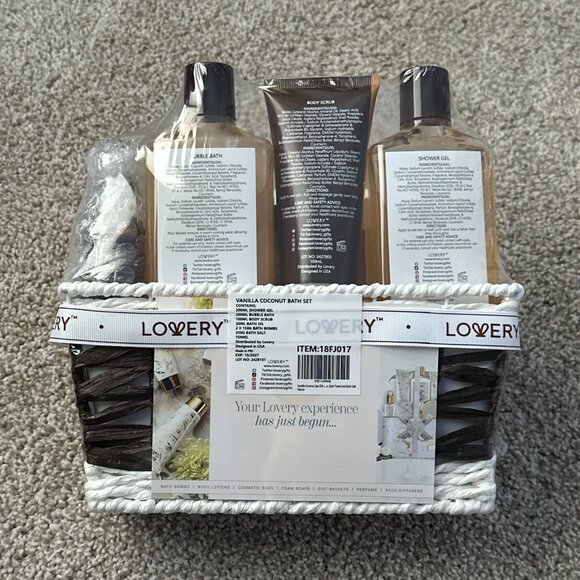 NEW lovery vanilla coconut bath set 🫧 - Picture 4 of 11